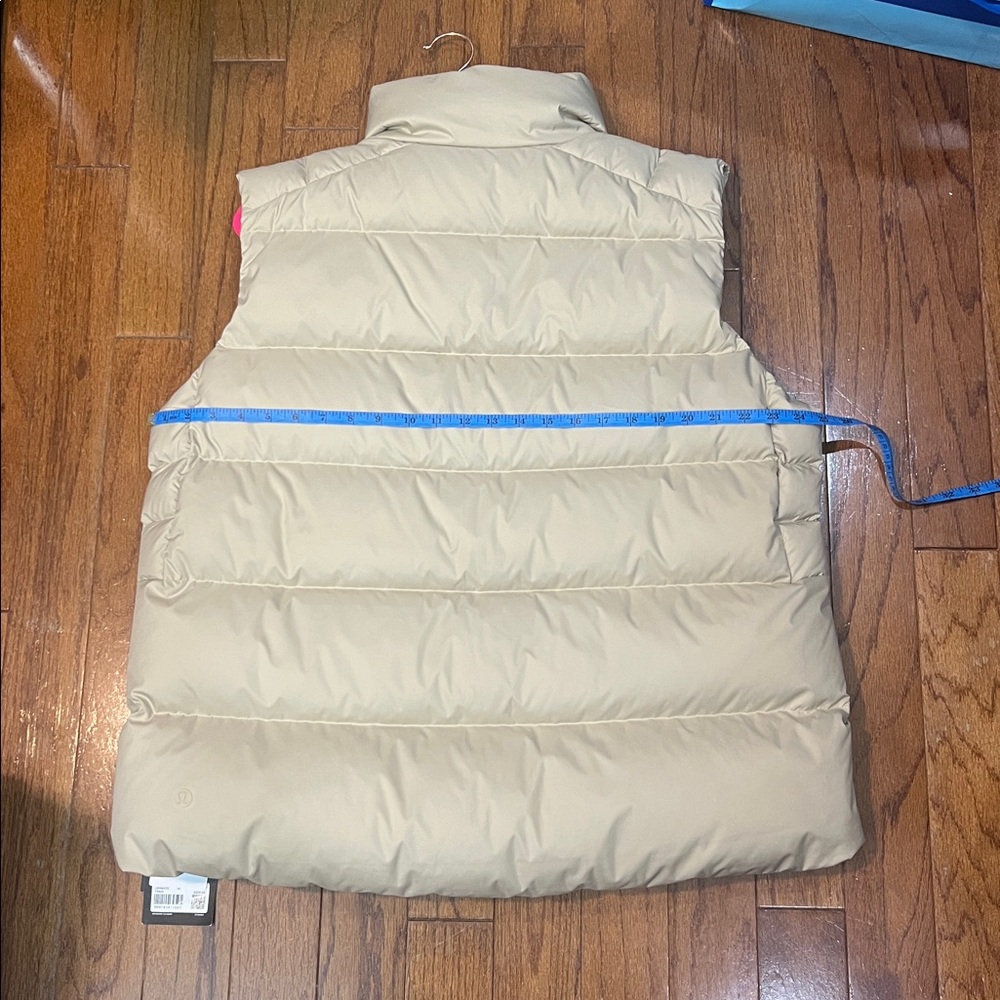 3. Lululemon Men’s Medium Vest Tan - Picture 9 of 9